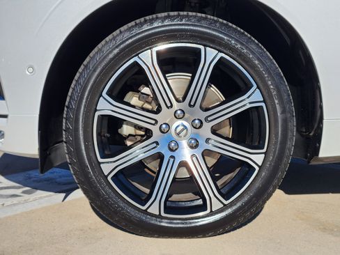 Used 2019 Volvo XC60 T5 Inscription w/ Protection Package Premier image 10