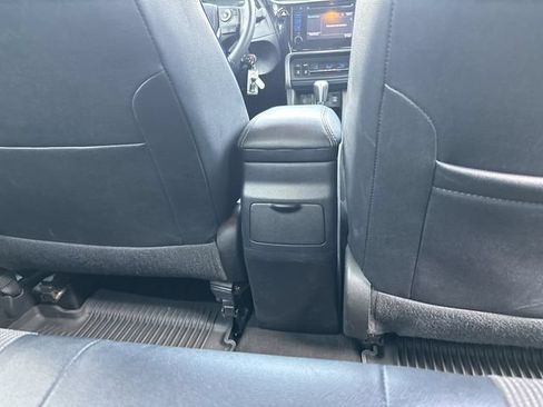 Used 2017 Toyota Corolla SE FWD image 23