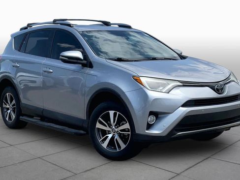 Used 2018 Toyota RAV4 XLE FWD image 3