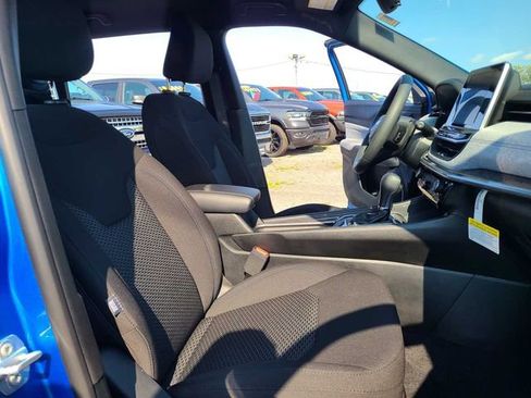 Used 2025 Jeep Compass Sport AWD/4WD image 19