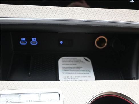 New 2026 Genesis GV80 2.5T Advanced image 17