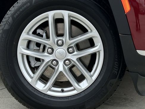 Used 2023 Jeep Grand Cherokee L Laredo image 10