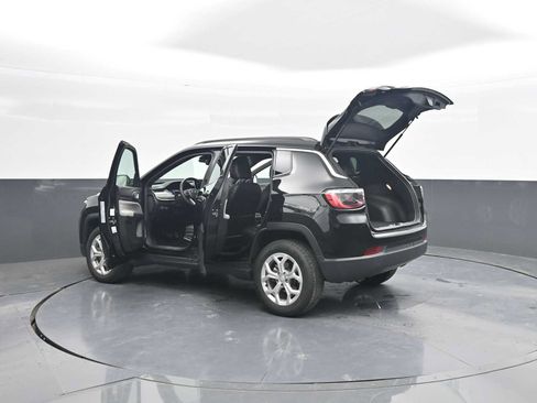 Used 2024 Jeep Compass Latitude AWD/4WD image 46