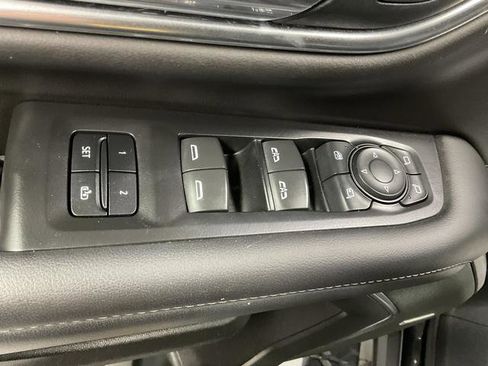 Used 2021 Chevrolet Tahoe Z71 w/ Z71 Signature Package image 12