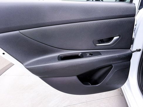 Used 2021 Hyundai Elantra SEL FWD image 26