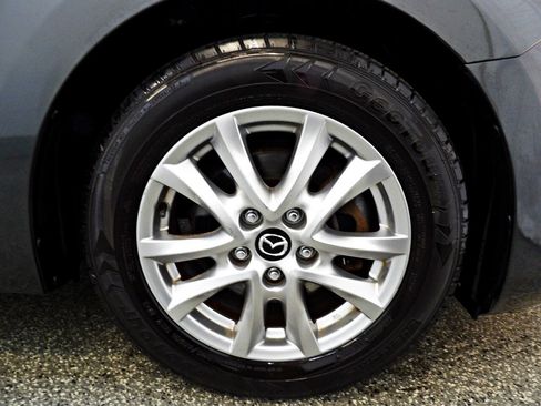Used 2017 MAZDA MAZDA3 Sport FWD image 21