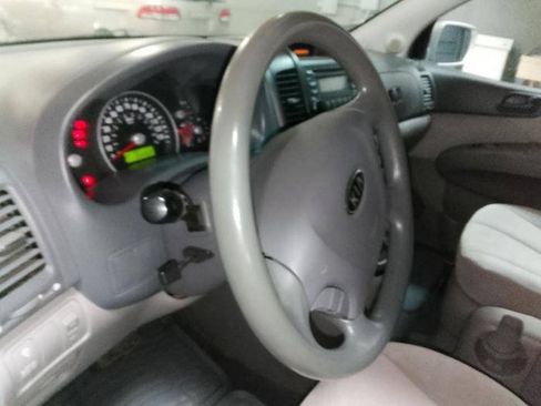 Used 2008 Kia Sedona LX FWD image 32