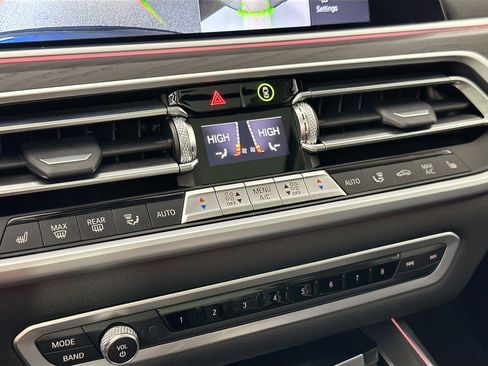 Certified 2022 BMW X7 xDrive40i w/ Premium Package image 16