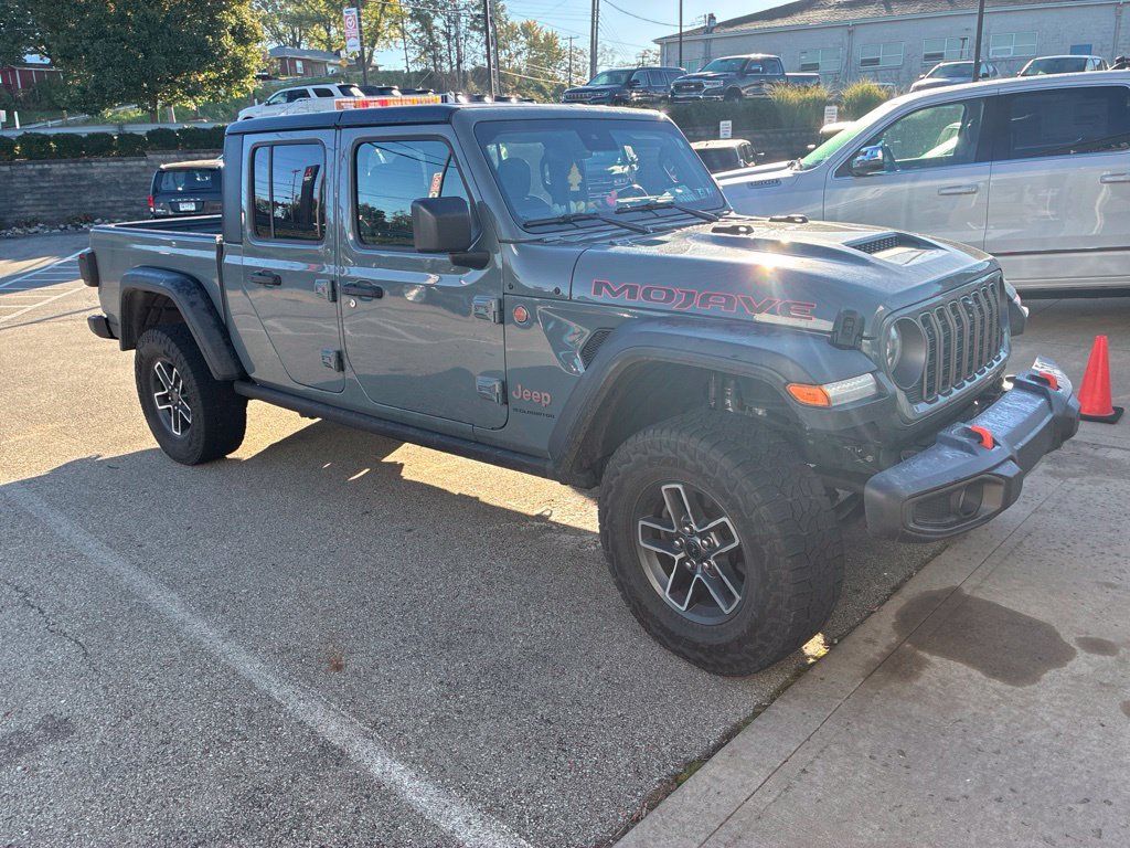 Used 2024 Jeep Gladiator Mojave w/ Technology Group AWD/4WD image 1