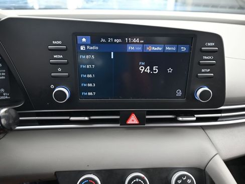 Used 2022 Hyundai Elantra SE w/ Cargo Package image 21