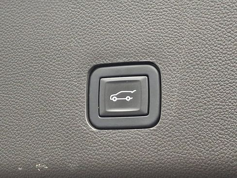 Certified 2023 Chevrolet Traverse LT w/ LPO, Cargo Package image 31