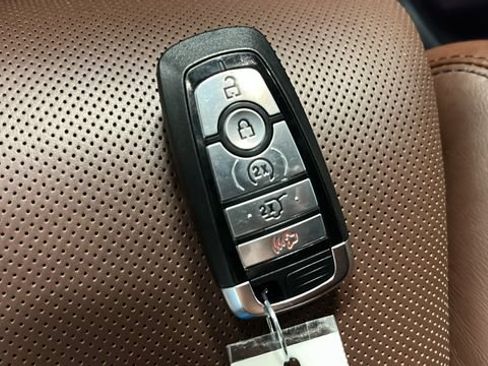 Used 2025 Lincoln Navigator L Reserve AWD/4WD image 20