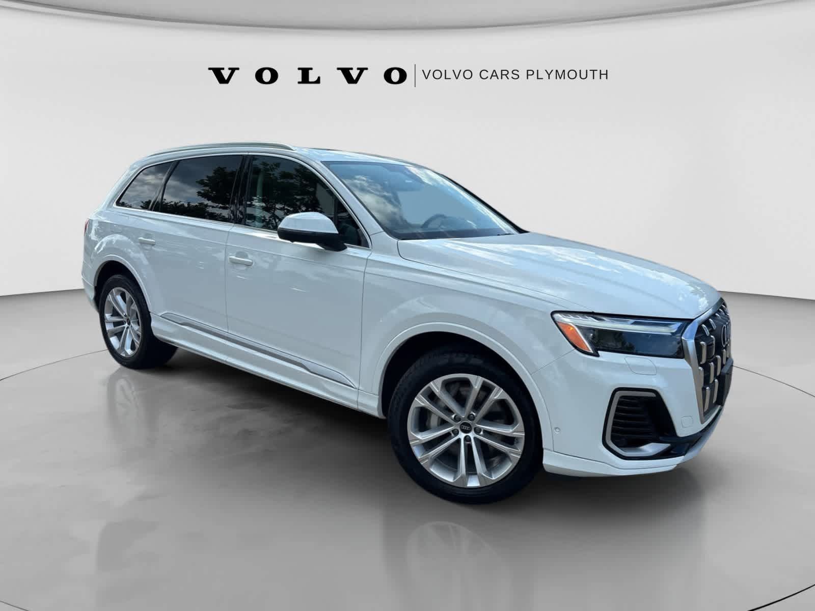 Used 2025 Audi Q7 3.0T Premium Plus AWD/4WD image 2