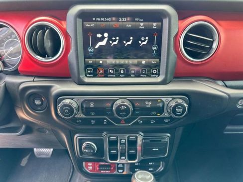 Used 2021 Jeep Wrangler Unlimited Rubicon AWD/4WD image 18