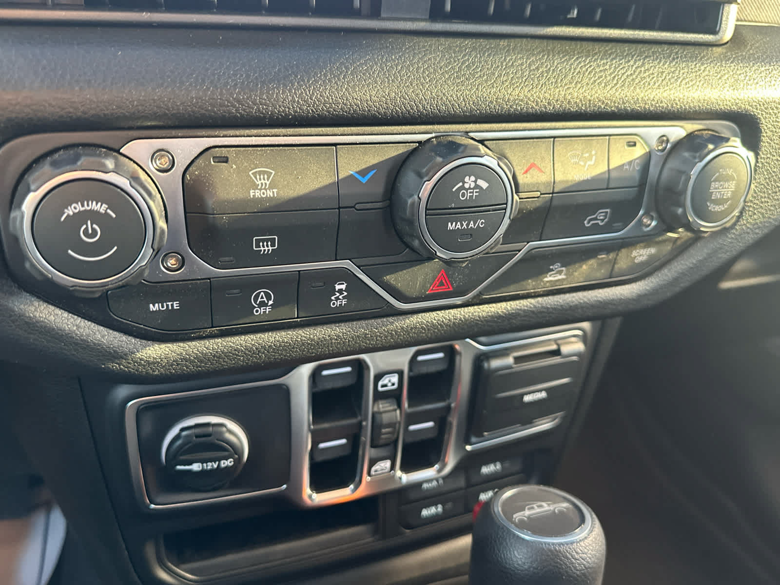 New 2026 Jeep Gladiator Sport AWD/4WD image 23