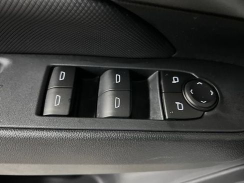 Certified 2025 Chevrolet Equinox EV LT FWD image 22