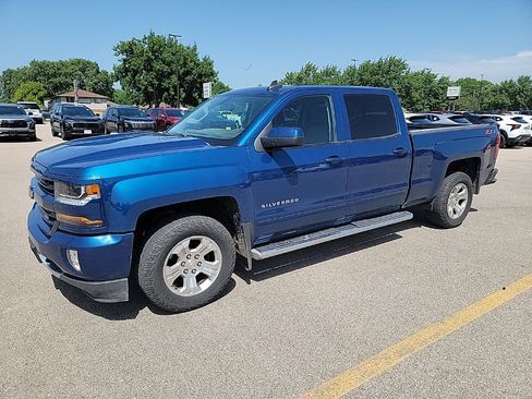Used 2018 Chevrolet Silverado 1500 LT w/ All Star Edition AWD/4WD image 5