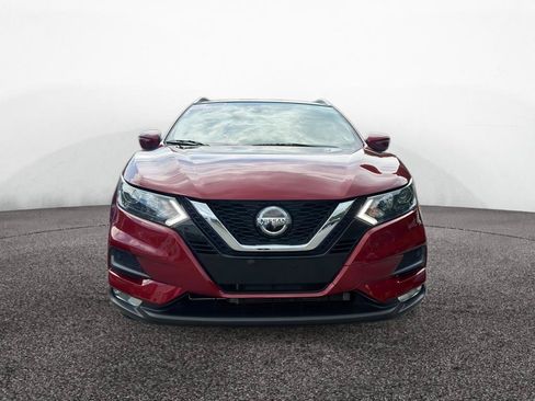Used 2021 Nissan Rogue Sport SV FWD image 2