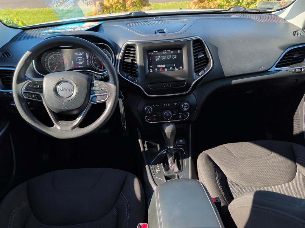 Used 2020 Jeep Cherokee Latitude FWD image 15