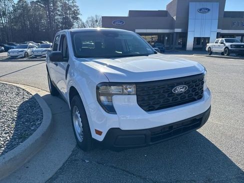 New 2025 Ford Maverick XL image 3