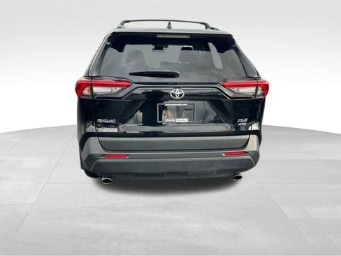 Used 2023 Toyota RAV4 XLE Premium image 6