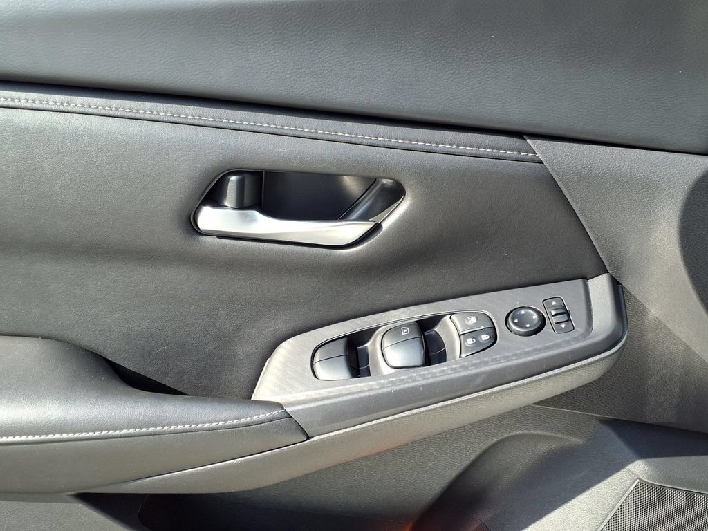 Used 2024 Nissan Sentra SV FWD image 20