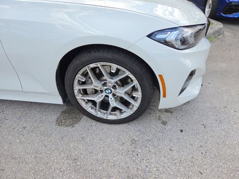 Used 2025 BMW 330i Sedan RWD image 3