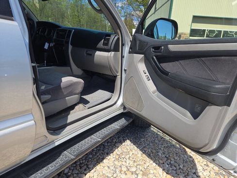 Used 2004 Toyota 4Runner Sport AWD/4WD image 23