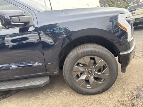 Used 2024 Ford F150 Lightning Lariat image 30