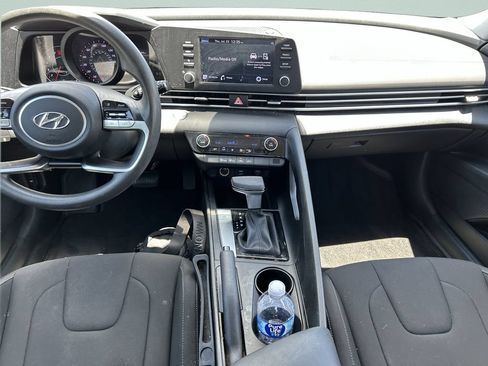 Certified 2023 Hyundai Elantra SEL w/ Preferred Accessory Package FWD image 19