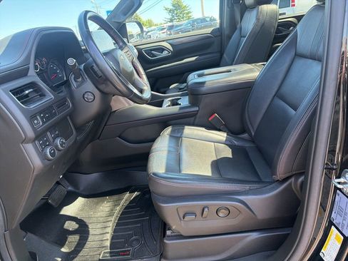 Used 2021 Chevrolet Tahoe RST w/ Luxury Package AWD/4WD image 12