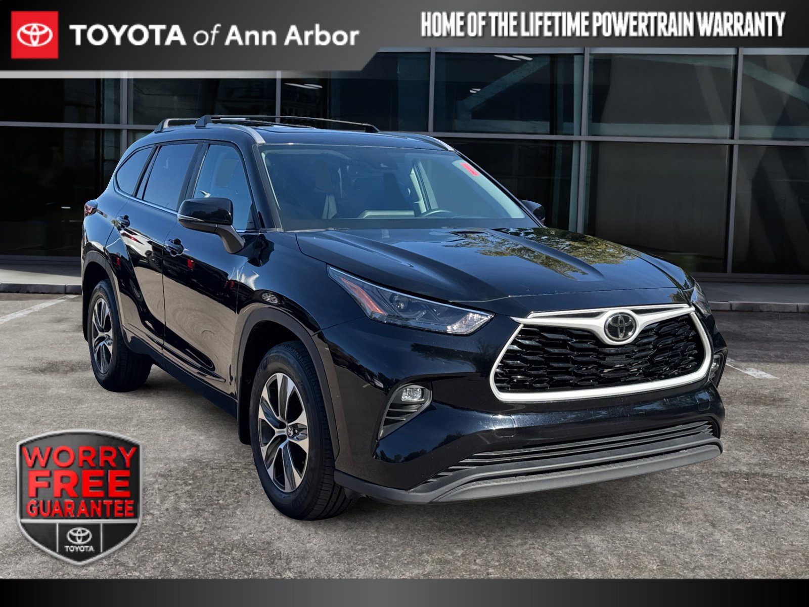 Used 2023 Toyota Highlander XLE AWD/4WD image 1