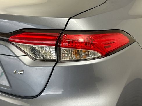 Used 2022 Toyota Corolla LE FWD image 33