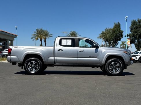 Used 2019 Toyota Tacoma TRD Sport w/ Technology Package RWD image 2