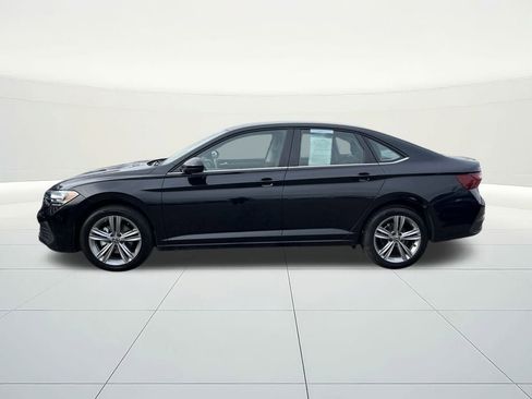 Used 2024 Volkswagen Jetta SE image 2