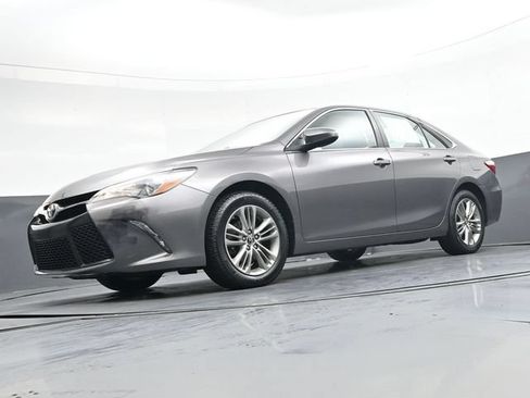 Used 2017 Toyota Camry SE FWD image 41