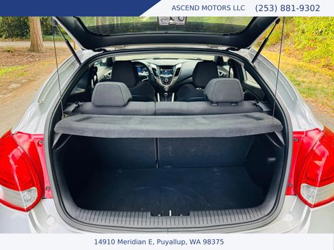 Used 2016 Hyundai Veloster image 17