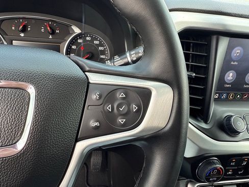 Used 2023 GMC Acadia SLT image 36