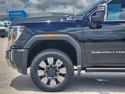 Used 2024 GMC Sierra 2500 Denali w/ Denali Reserve Package AWD/4WD image 9