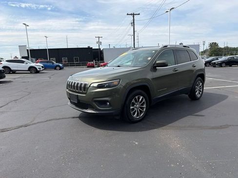 Used 2019 Jeep Cherokee Latitude Plus w/ Comfort/Convenience Group AWD/4WD image 21