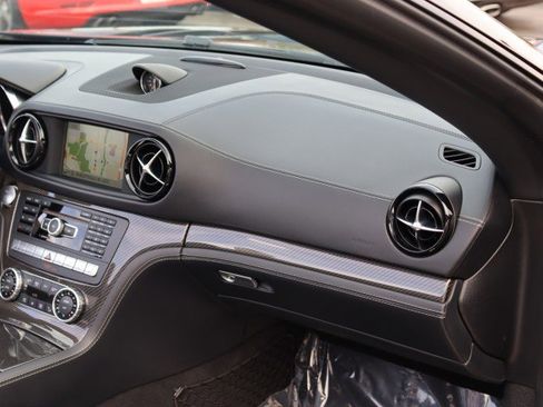 Used 2015 Mercedes-Benz SL 63 AMG image 44