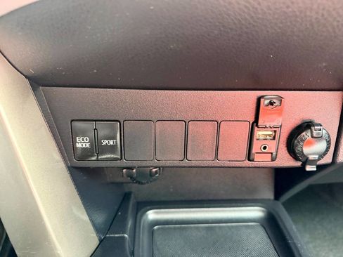 Used 2014 Toyota RAV4 XLE AWD/4WD image 75