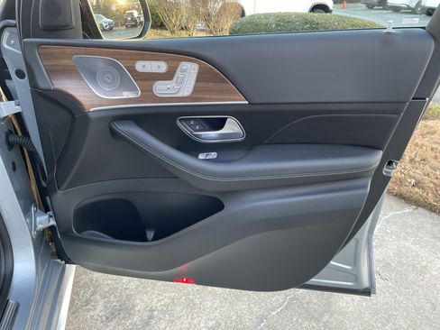 Certified 2025 Mercedes-Benz GLE 450e 4MATIC image 47