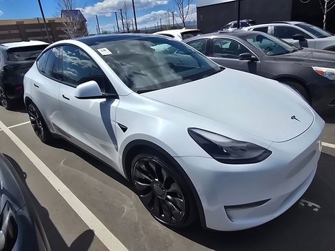 Used 2022 Tesla Model Y Performance image 13