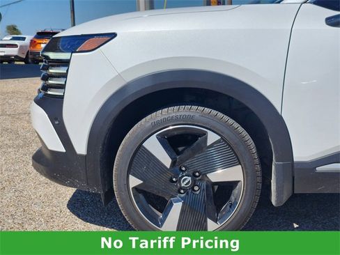 Certified 2025 Nissan Kicks SR image 7