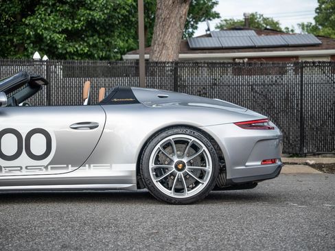 Used 2019 Porsche 911 Speedster RWD image 21