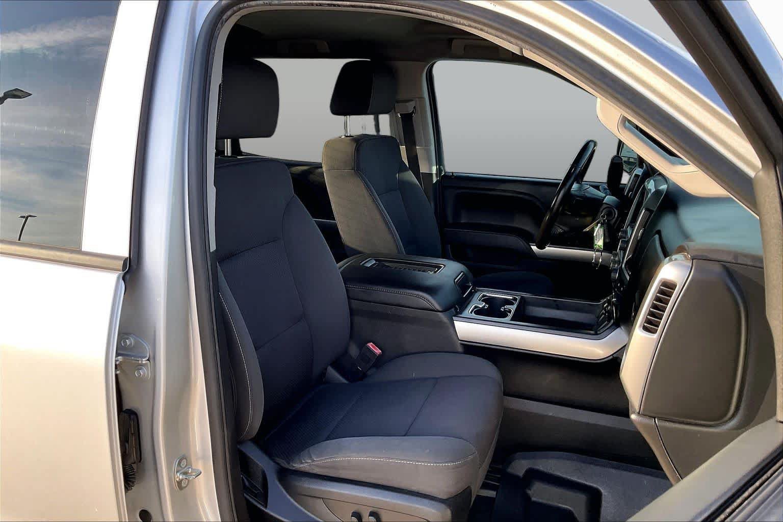 Used 2018 Chevrolet Silverado 1500 LT w/ Texas Edition RWD image 8