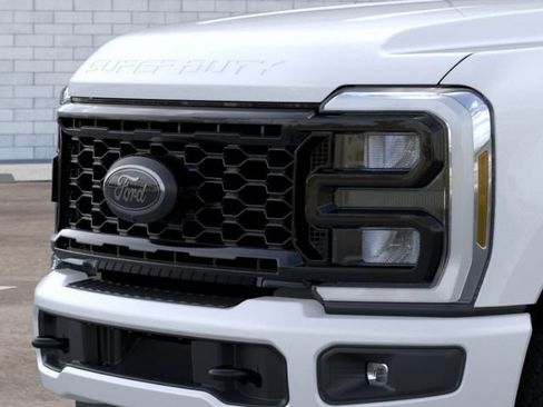 New 2026 Ford F250 Lariat w/ Black Appearance Package AWD/4WD image 17