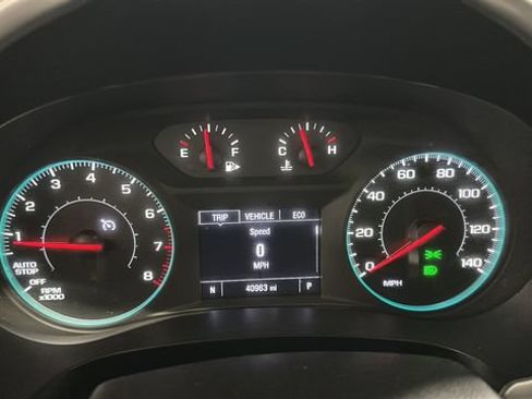 Used 2025 Chevrolet Malibu LT FWD image 14