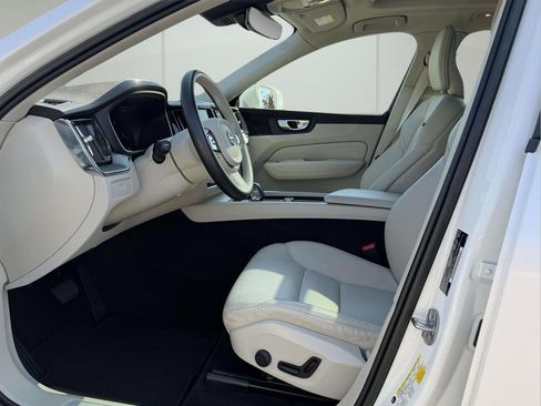 Used 2023 Volvo XC60 B5 Core FWD image 15